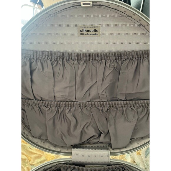 1950s Samsonite Silhouette Round Hard Hat Train Case with Keys - Picture 6 of 10